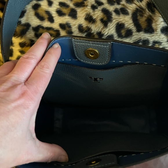 Tory Burch McGraw Purse - Picture 4 of 6